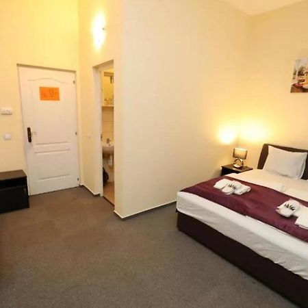 Hotel California Budapest Luaran gambar