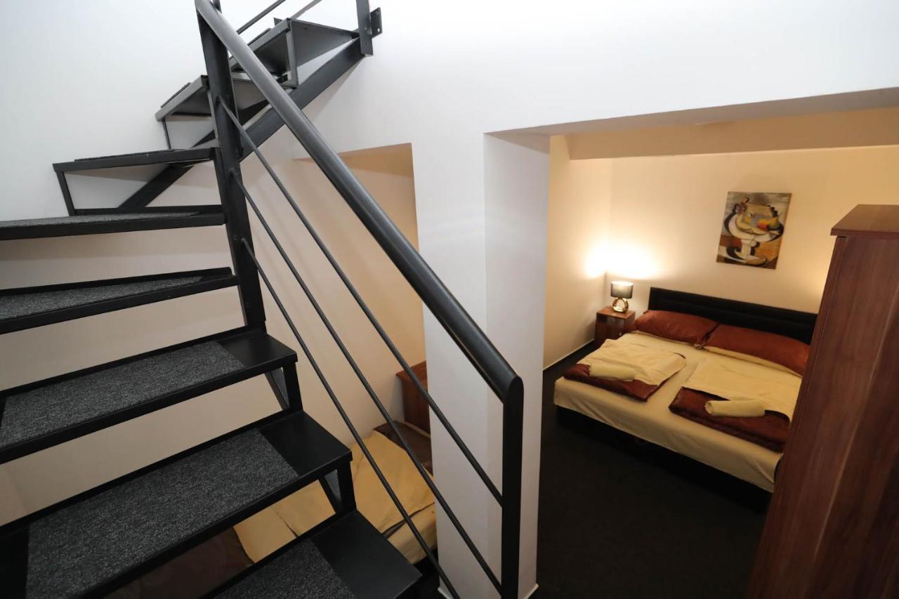 Hotel California Budapest Luaran gambar