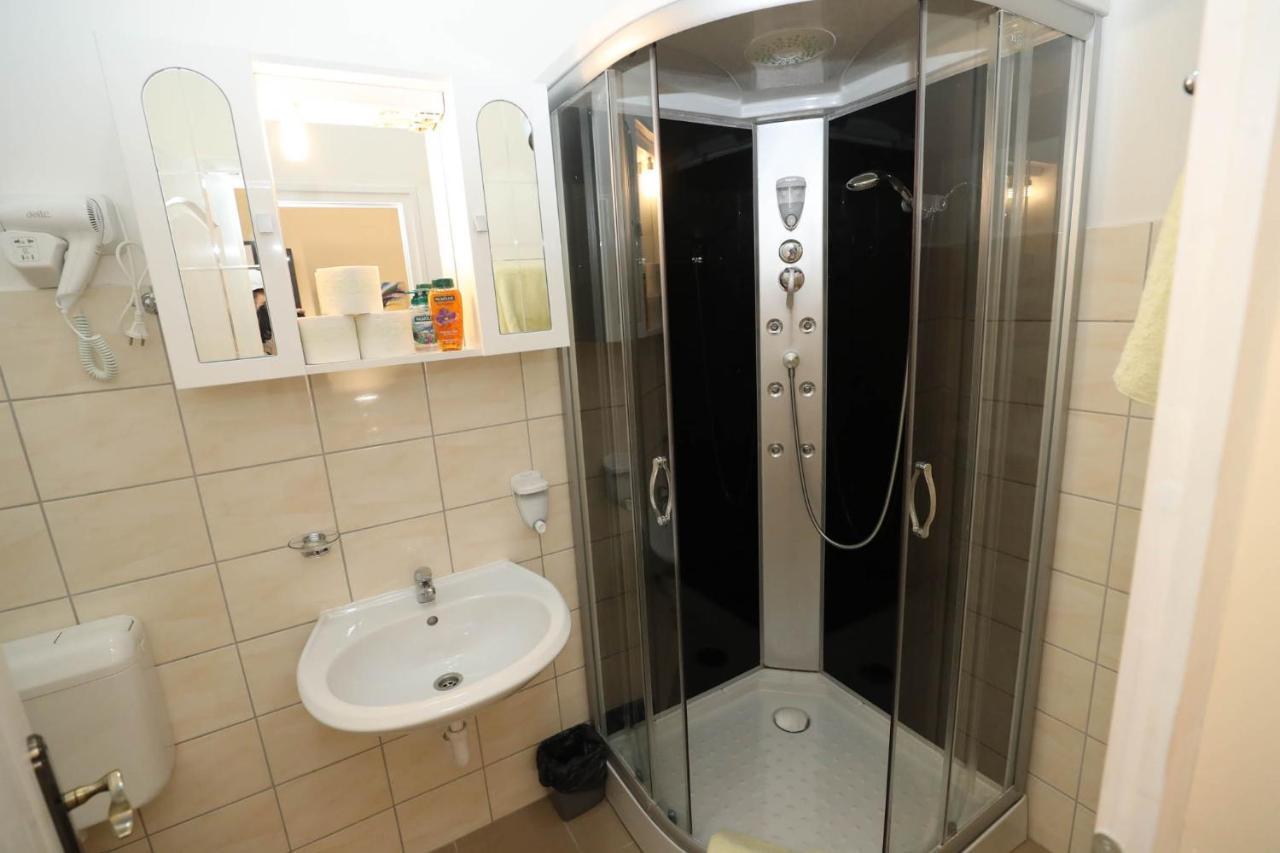 Hotel California Budapest Luaran gambar