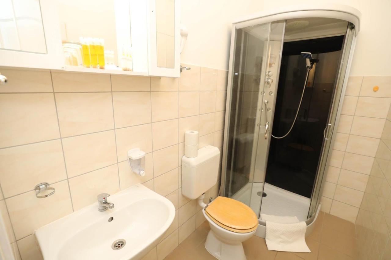 Hotel California Budapest Luaran gambar
