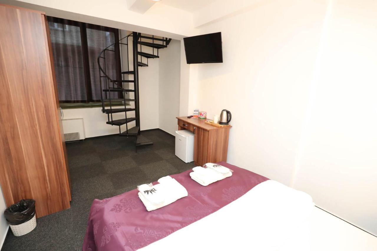 Hotel California Budapest Luaran gambar