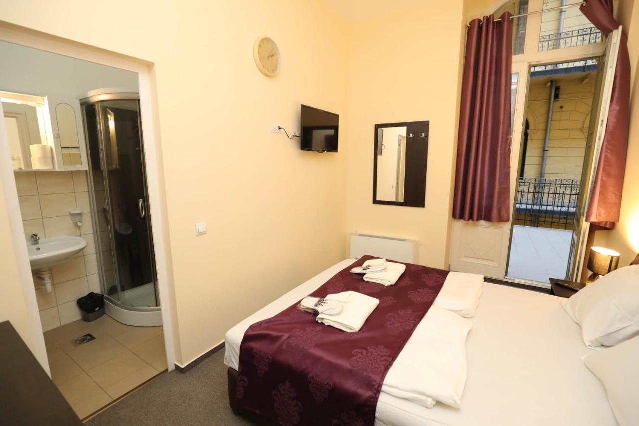 Hotel California Budapest Luaran gambar